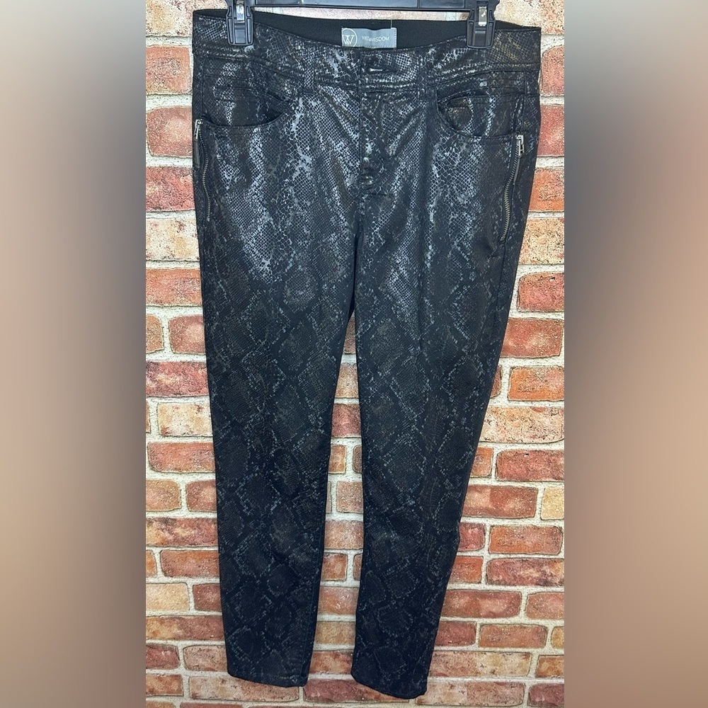 Black snakeskin print lowrise leather look pants w/zipper pocket embellishments